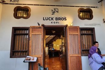 Luck Bros Kopi