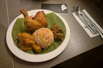 Madam Kwan's餐厅 椰浆饭 Madam Kwan's Nasi Lemak
