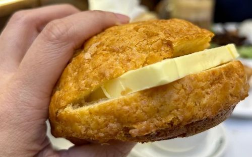 华阳茶室 菠萝包 Oriental Kopi Pineapple bun