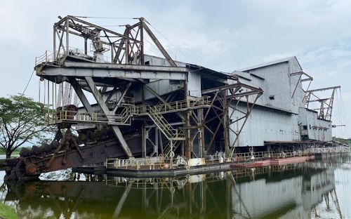 丹绒督亚冷5号铁船 Tanjung Tualang Tin Dredge No. 5